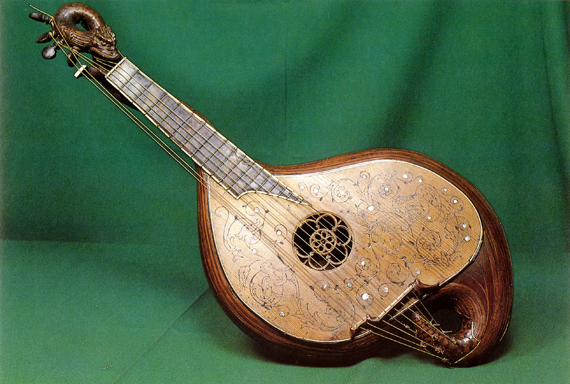 Музыкальный инструмент похожий на гитару. Лютня Вандерфогель. Лютня струнный музыкальный инструмент. Лютня древнего Египта. Средневековая лютня.