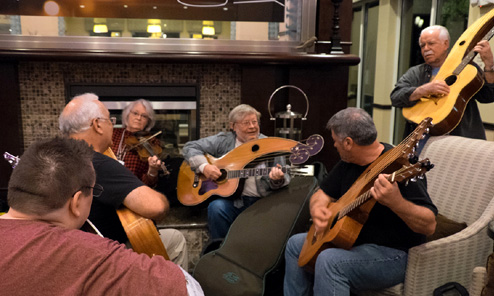 Harp Guitar Gathering 13: Friday Night Banquet and Open Mic